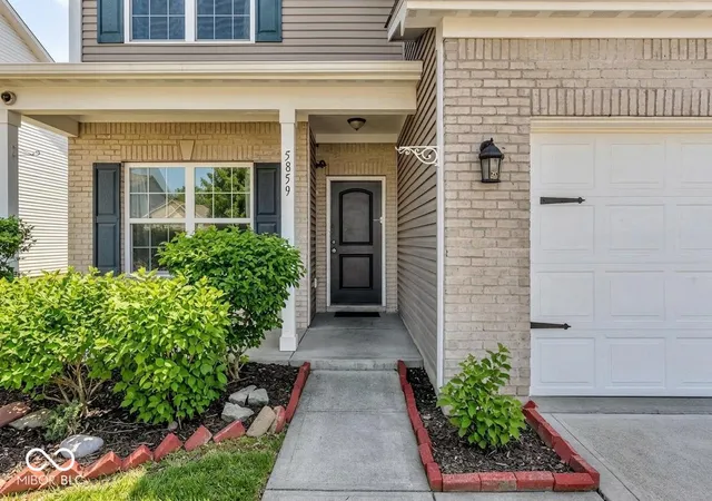 Photo 3 of Single family home for sale at 5859 Edelle Dr, Indianapolis, IN 46237 | MLS# 22124908 | Listing updated on 2026-09-10