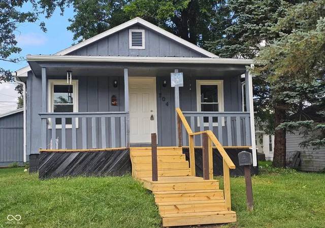 Single family home for sale at 704 W Madison St, Alexandria, IN 46001 | MLS# 22124932