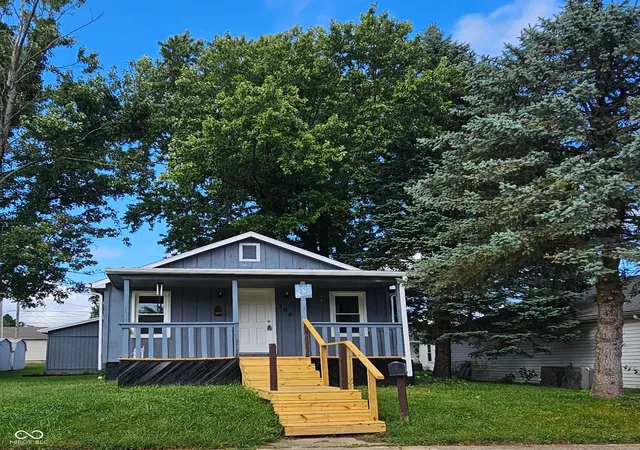 Photo 2 of Single family home for sale at 704 W Madison St, Alexandria, IN 46001 | MLS# 22124932 | Listing updated on 2026-09-29
