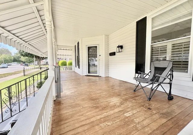 Photo 3 of Single family home for sale at 422 W Mechanic St, Shelbyville, IN 46176 | MLS# 22124946 | Listing updated on 2026-09-22