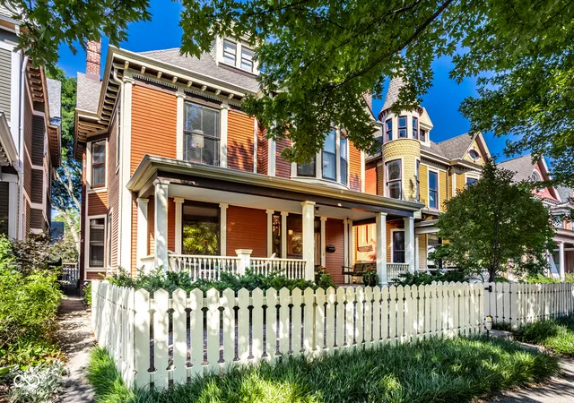Photo 1 of Sale Pending at 1928 N Delaware St, Indianapolis, IN 46202 | MLS# 22124952 | Listing updated on 2026-09-15