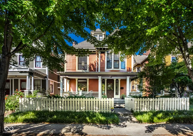 Photo 2 of Sale Pending at 1928 N Delaware St, Indianapolis, IN 46202 | MLS# 22124952 | Listing updated on 2026-09-15