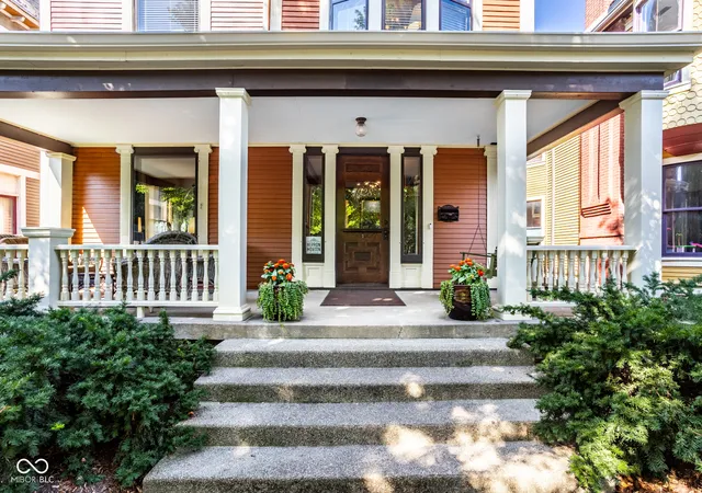 Photo 3 of Sale Pending at 1928 N Delaware St, Indianapolis, IN 46202 | MLS# 22124952 | Listing updated on 2026-09-15