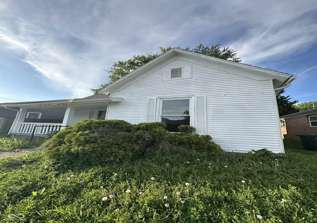 Photo 2 of Multi family home for sale at 1818 1820 W 7th Street, Muncie, IN | MLS# 22124965 | Listing updated on 2026-09-11