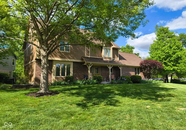 Photo 3 of Sale Pending at 11452 Geist Woods Dr, Indianapolis, IN 46236 | MLS# 22124977 | Listing updated on 2026-09-23