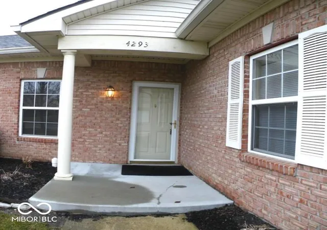 Photo 2 of Condo for sale at 4293 Washington Blvd, Plainfield, IN 46168 | MLS# 22124978 | Listing updated on 2026-09-10