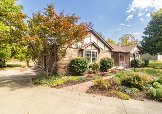 Photo 3 of Single family home for sale at 2460 E Hickory Blvd, Greenfield, IN 46140 | MLS# 22124986 | Listing updated on 2026-10-05