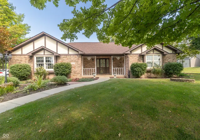 Photo 1 of Sale Pending at 2460 E Hickory Blvd, Greenfield, IN 46140 | MLS# 22124986 | Listing updated on 2026-10-27