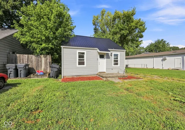 Photo 3 of Single family home for sale at 3813 Saint Charles St, Anderson, IN 46013 | MLS# 22124990 | Listing updated on 2026-09-10