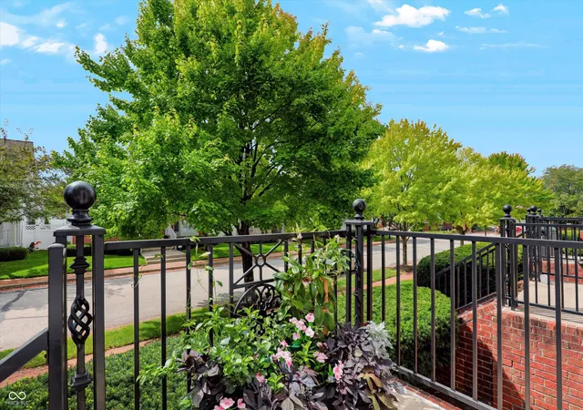 Photo 3 of Sale Pending at 4036 Heyward Pl, Indianapolis, IN 46250 | MLS# 22125004 | Listing updated on 2026-09-12