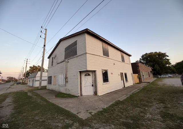 Photo 1 of Single family home for sale at 3871 Farnsworth St, Indianapolis, IN 46241 | MLS# 22125009 | Listing updated on 2026-09-10