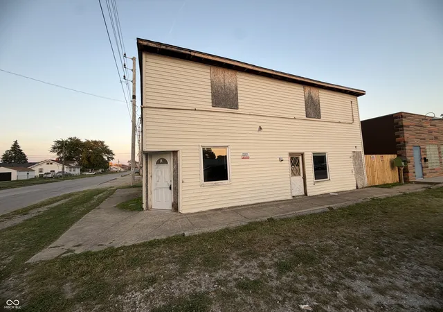 Photo 3 of Single family home for sale at 3871 Farnsworth St, Indianapolis, IN 46241 | MLS# 22125009 | Listing updated on 2026-09-10