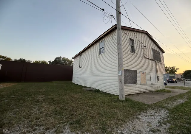 Photo 10 of Single family home for sale at 3871 Farnsworth St, Indianapolis, IN 46241 | MLS# 22125009 | Listing updated on 2026-10-07