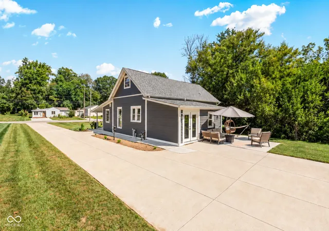 Photo 2 of Single family home for sale at 449 W Mill St, Danville, IN 46122 | MLS# 22125010 | Listing updated on 2026-09-10