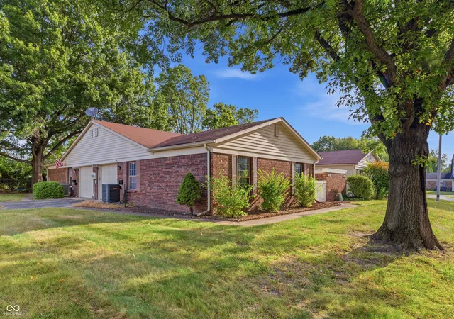 Photo 3 of Condo for sale at 4408 Clovelly Ct, Indianapolis, IN 46254 | MLS# 22125019 | Listing updated on 2026-09-29