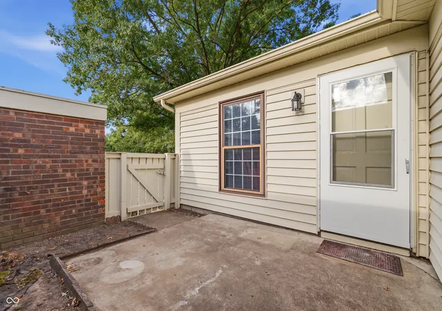 Photo 3 of Sale Pending at 4408 Clovelly Ct, Indianapolis, IN 46254 | MLS# 22125019 | Listing updated on 2026-10-10