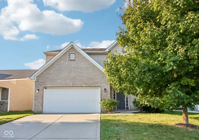 Photo 2 of Single family home for sale at 5779 Blue Sky Dr, Whitestown, IN 46075 | MLS# 22125038 | Listing updated on 2026-10-05