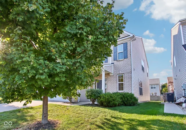 Photo 3 of Single family home for sale at 5779 Blue Sky Dr, Whitestown, IN 46075 | MLS# 22125038 | Listing updated on 2026-10-05