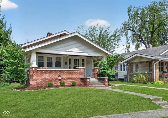 Photo 1 of Sale Pending at 5116 Maple Ln, Indianapolis, IN 46219 | MLS# 22125050 | Listing updated on 2026-09-15