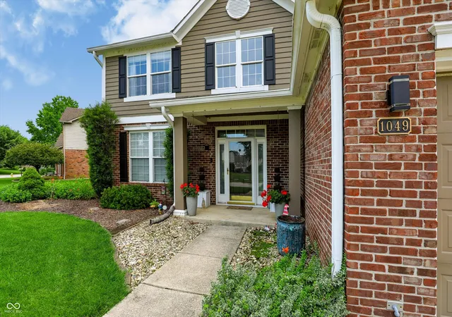 Photo 3 of Single family home for sale at 1049 Statesman Dr, Brownsburg, IN 46112 | MLS# 22125054 | Listing updated on 2026-09-22