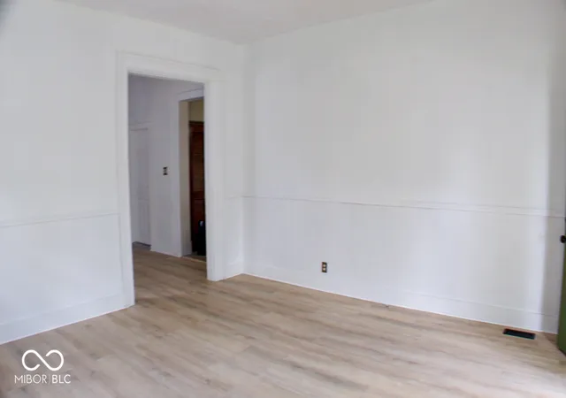 Photo 4 of Sale Pending at 508 N Columbia St, Frankfort, IN 46041 | MLS# 22125056 | Listing updated on 2026-09-18