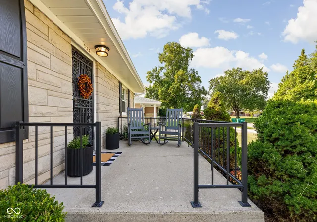 Photo 4 of Sale Pending at 333 Brookside Ln, Plainfield, IN 46168 | MLS# 22125068 | Listing updated on 2026-09-14