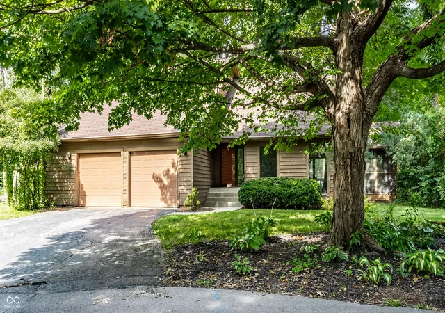 Photo 1 of Sale Pending at 8112 Sequoia Ct, Indianapolis, IN 46240 | MLS# 22125069 | Listing updated on 2026-09-21