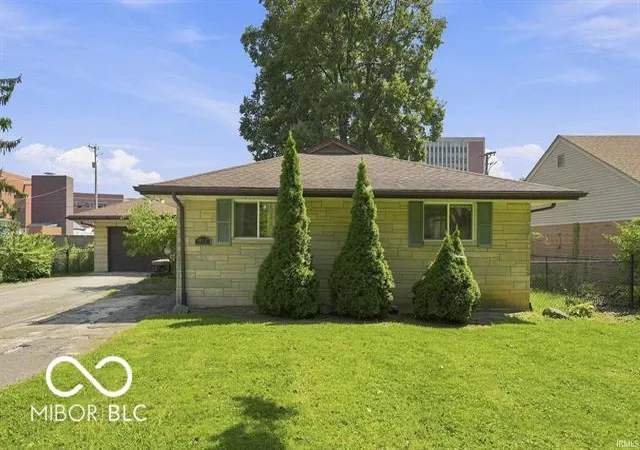 Photo 1 of Single family home for sale at 912 N Warwick Dr, Muncie, IN 47304 | MLS# 22125074 | Listing updated on 2026-09-10