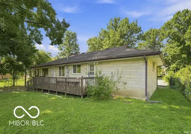 Photo 3 of Single family home for sale at 912 N Warwick Dr, Muncie, IN 47304 | MLS# 22125074 | Listing updated on 2026-09-10
