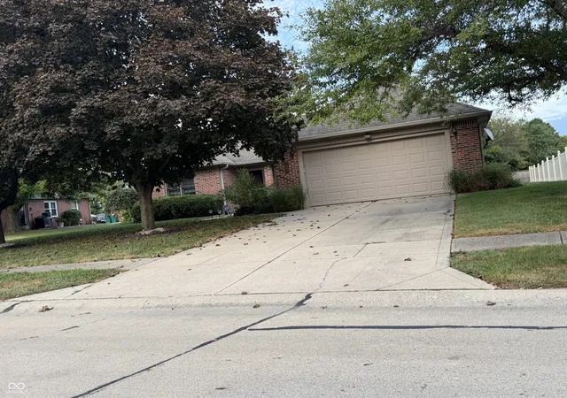 Photo 1 of Sale Pending at 7 Carrollwood Meadows, Franklin, IN 46131 | MLS# 22125076 | Listing updated on 2026-09-13