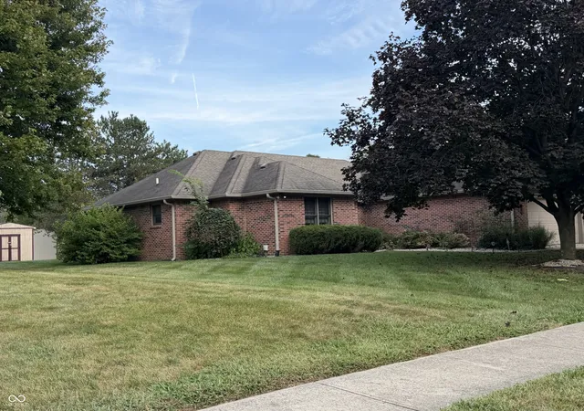 Photo 2 of Sale Pending at 7 Carrollwood Meadows, Franklin, IN 46131 | MLS# 22125076 | Listing updated on 2026-09-13