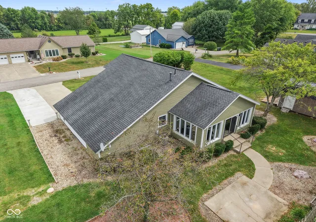 Photo 4 of Single family home for sale at 905 N Hamilton Dr, Greensburg, IN 47240 | MLS# 22125083 | Listing updated on 2026-09-24