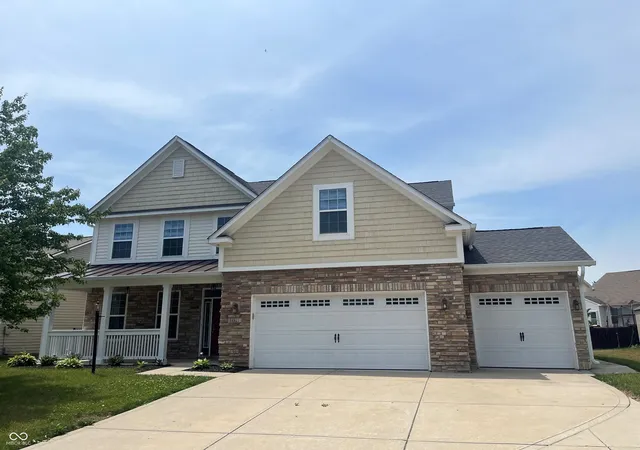 Photo 2 of Single family home for sale at 18827 Tillamook Run E, Noblesville, IN 46062 | MLS# 22125093 | Listing updated on 2026-09-30