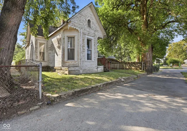 Photo 2 of Single family home for sale at 1505 Brookside Ave, Indianapolis, IN 46201 | MLS# 22125097 | Listing updated on 2026-10-29