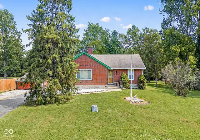 Photo 2 of Single family home for sale at 167 Buck Crk Rd, Indianapolis, IN 46229 | MLS# 22125102 | Listing updated on 2026-10-02