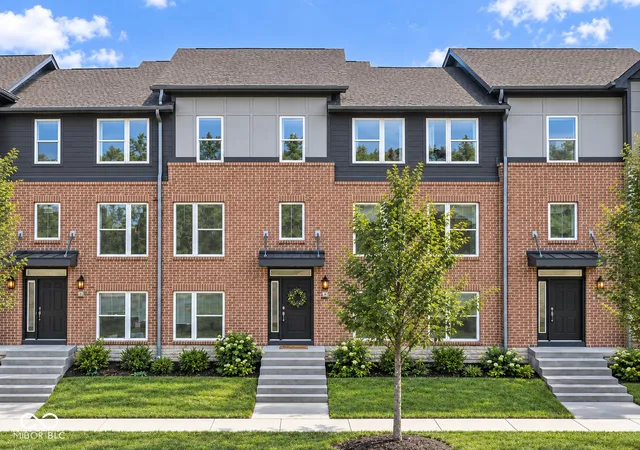Townhouse for sale at 13285 Minden Dr, Fishers, IN 46037 | MLS# 22125159
