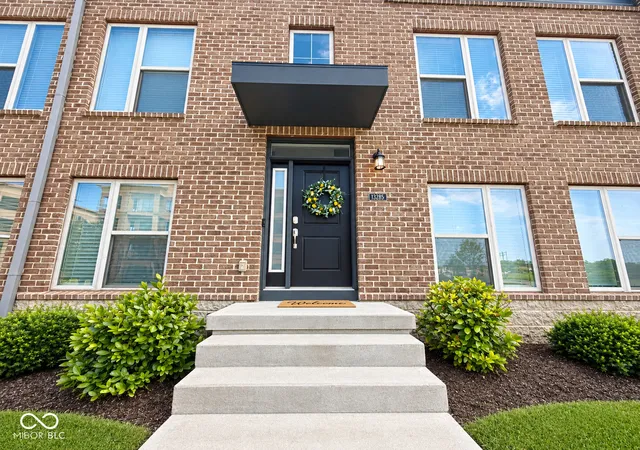 Photo 2 of Townhouse for sale at 13285 Minden Dr, Fishers, IN 46037 | MLS# 22125159 | Listing updated on 2026-10-06
