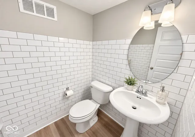 Photo 4 of Townhouse for sale at 13285 Minden Dr, Fishers, IN 46037 | MLS# 22125159 | Listing updated on 2026-10-07