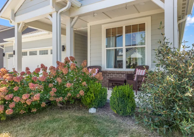 Photo 2 of Single family home for sale at 7412 Harbor Town Dr, Whitestown, IN 46075 | MLS# 22125189 | Listing updated on 2026-10-08