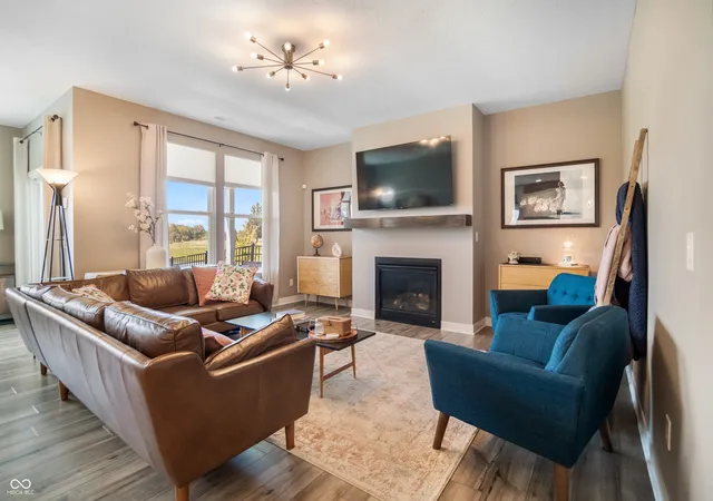 Photo 4 of Single family home for sale at 7412 Harbor Town Dr, Whitestown, IN 46075 | MLS# 22125189 | Listing updated on 2026-10-08