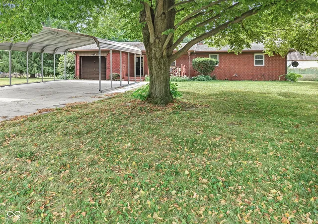 Photo 1 of Sale Pending at 917 W Hanna Ave, Indianapolis, IN 46217 | MLS# 22125199 | Listing updated on 2026-09-23