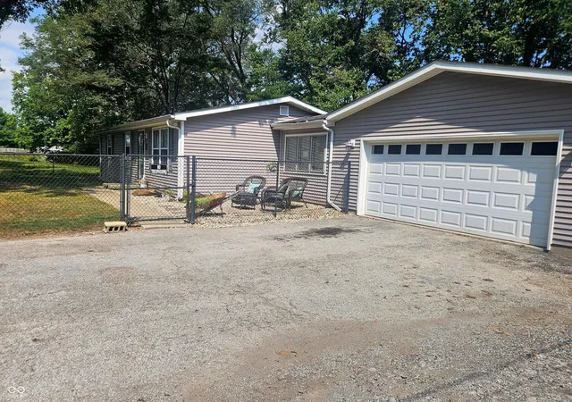 Photo 3 of Single family home for sale at 2957 N Talley Rd, Columbus, IN 47203 | MLS# 22125217 | Listing updated on 2026-09-12