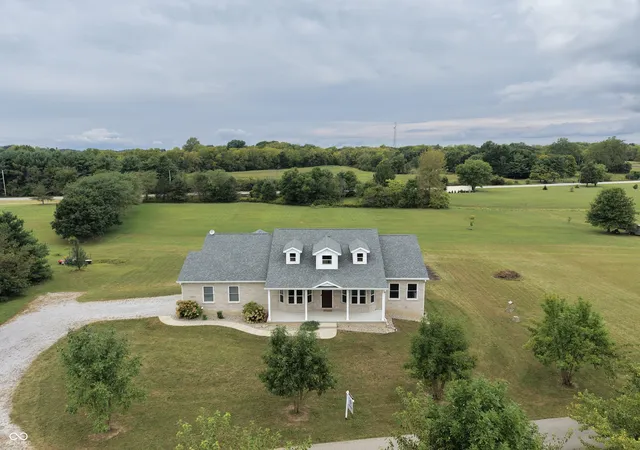 Photo 3 of Single family home for sale at 2875 W 100 South, Franklin, IN 46131 | MLS# 22125233 | Listing updated on 2026-09-24