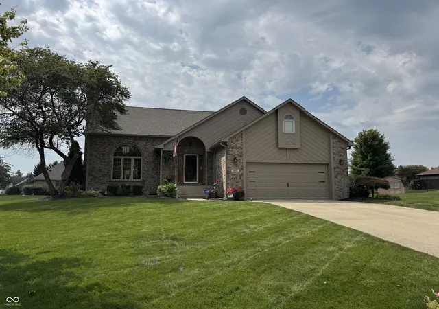 Photo 2 of Sale Pending at 968 Oklahoma Ct, Indianapolis, IN 46231 | MLS# 22125243 | Listing updated on 2026-09-15