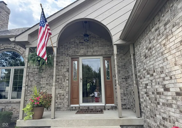 Photo 3 of Sale Pending at 968 Oklahoma Ct, Indianapolis, IN 46231 | MLS# 22125243 | Listing updated on 2026-09-15
