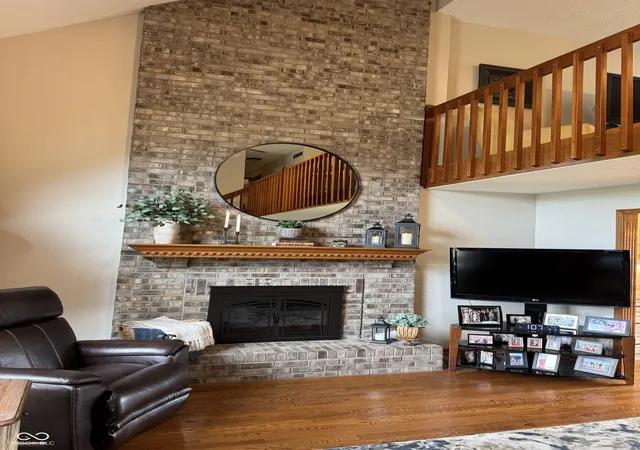 Photo 3 of Sale Pending at 968 Oklahoma Ct, Indianapolis, IN 46231 | MLS# 22125243 | Listing updated on 2026-09-15