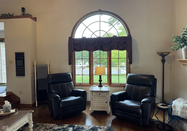 Photo 4 of Sale Pending at 968 Oklahoma Ct, Indianapolis, IN 46231 | MLS# 22125243 | Listing updated on 2026-09-15