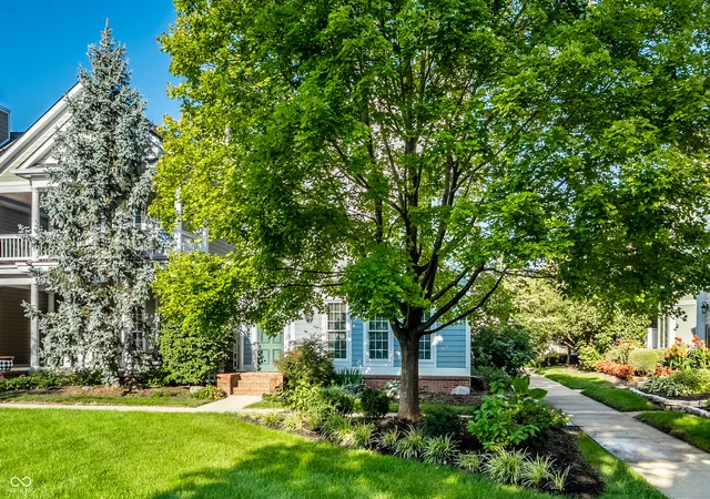 Photo 3 of Single family home for sale at 663 Ellsworth St, Indianapolis, IN 46202 | MLS# 22125244 | Listing updated on 2026-09-10