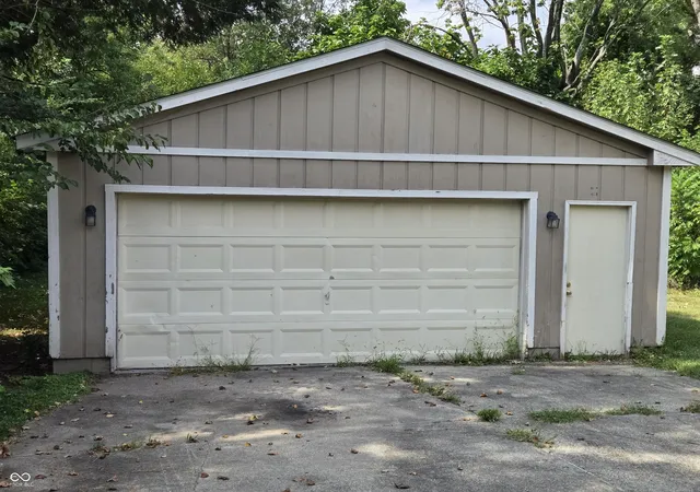 Photo 2 of Single family home for sale at 222 N Eaton, Indianapolis, IN 46219 | MLS# 22125245 | Listing updated on 2026-10-12