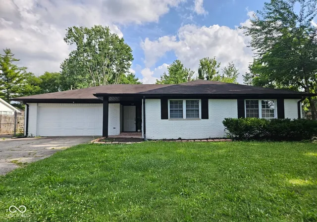 Photo 1 of Sale Pending at 1641 Horizon Ln, Indianapolis, IN 46260 | MLS# 22125264 | Listing updated on 2026-09-15